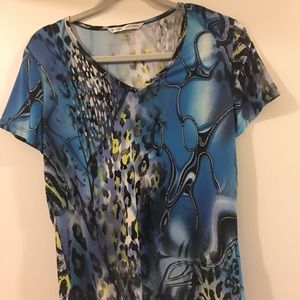 Cute summer top with animal print design. EUC.